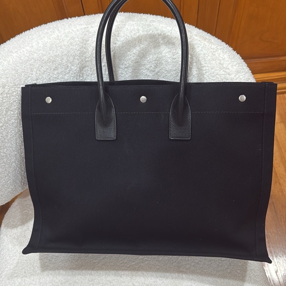 YSL tote bag like new used once - Picture 3 of 4